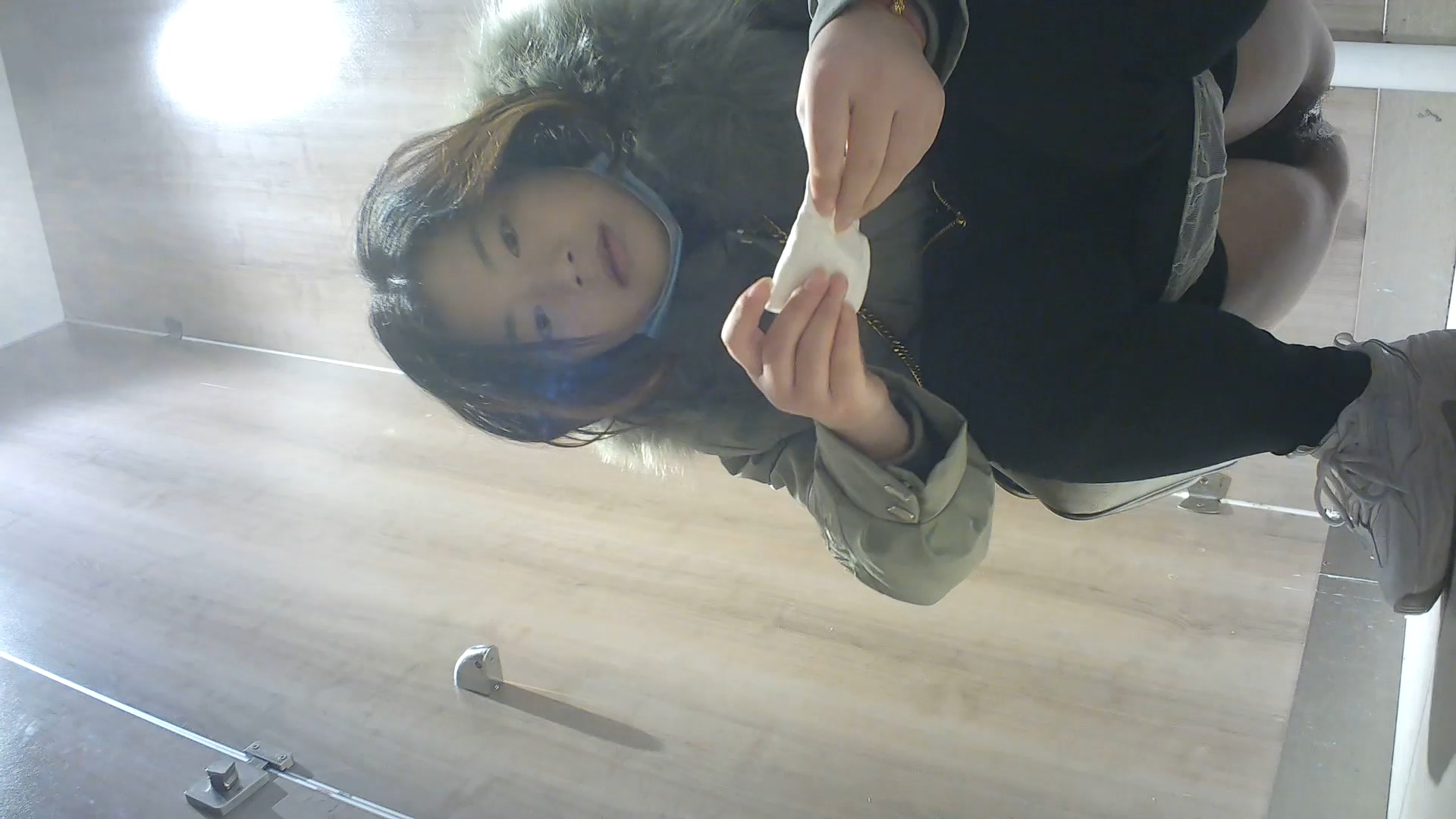 商 场 厕 所 偷 拍 长 的 还 不 错 的 小 美 女 拉 粑 粑(5P+1V). 複 製 鏈 接. 